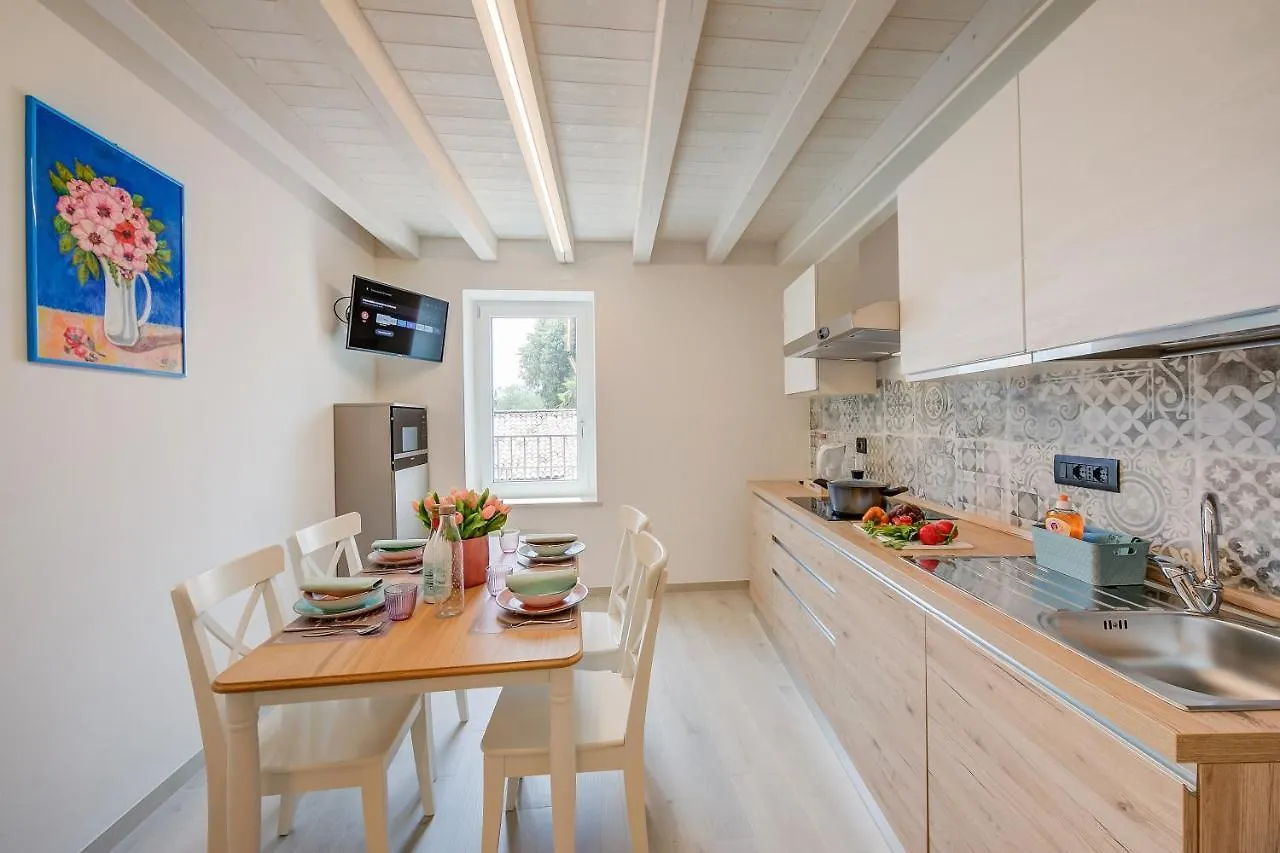 Tulipano Apt - Palazzo Palermo 1817 - Happy Rentals contacts